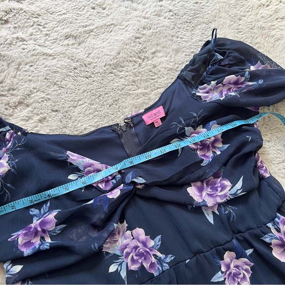 Francesca’s Floral Midi Dress - Picture 6 of 9